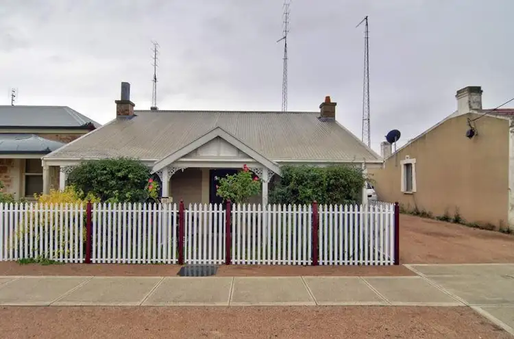 98 George Street, Moonta SA 5558
