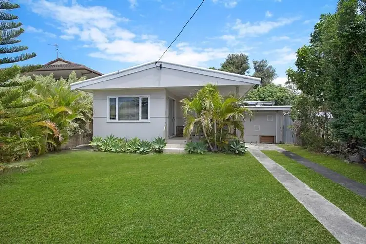 42 Philippine Parade, Palm Beach QLD 4221