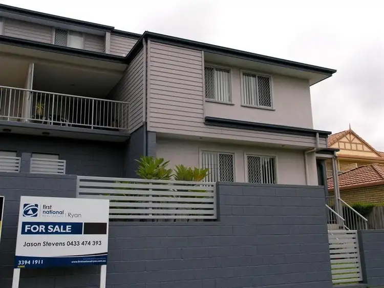 3/32 Dickenson Street, Carina QLD 4152