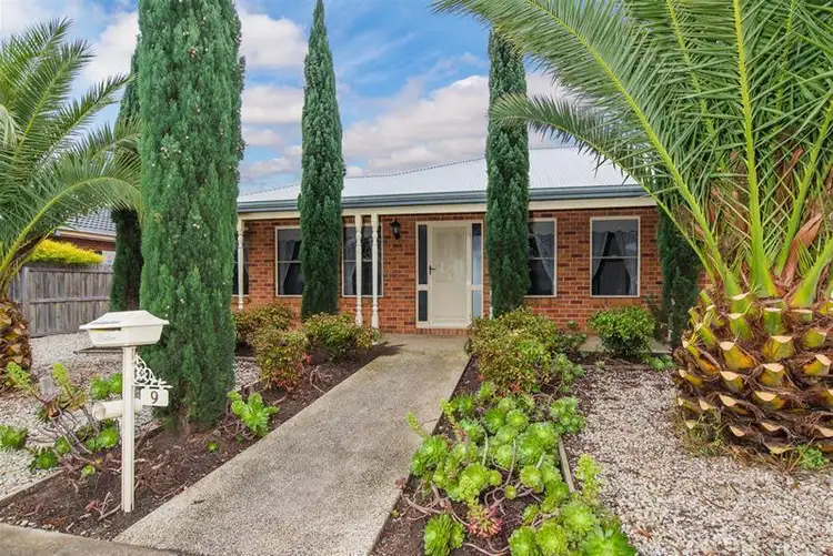 9 Country Gardens Drive, Lara VIC 3212