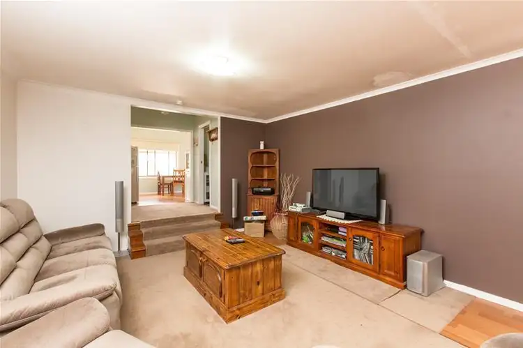 Fifth view of Homely house listing, 7 Westcliffs Crescent, Red Cliffs VIC 3496