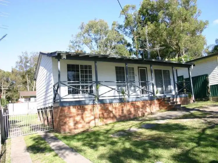 14 Lake Street, Wyee Point NSW 2259