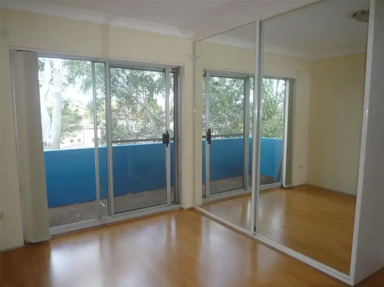 12/1-3 Fairlight Avenue, Fairfield NSW 2165