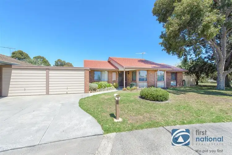 10 Pace Crescent, Chelsea VIC 3196
