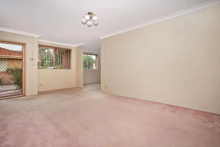 Fourth view of Homely semi-detached listing, 2/3 Isaac Place, Quakers Hill NSW 2763