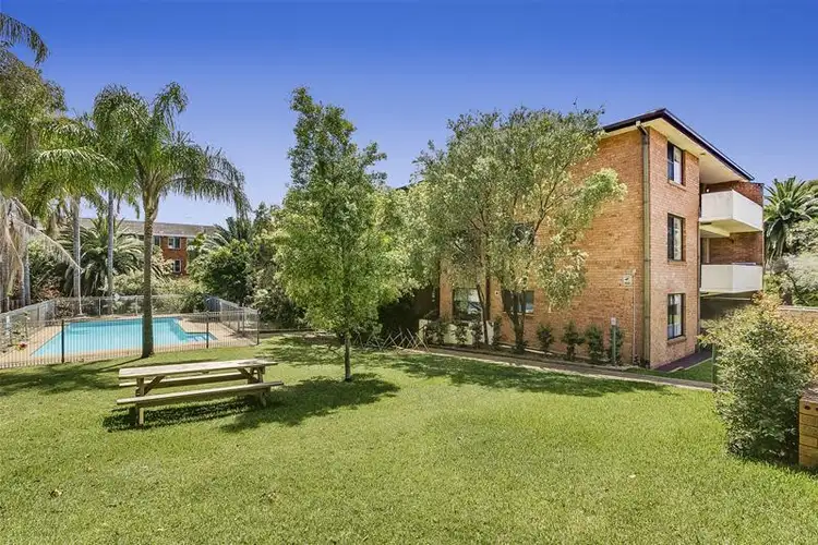 Main view of Homely unit listing, 2/84-88 Pacific Parade, Dee Why NSW 2099