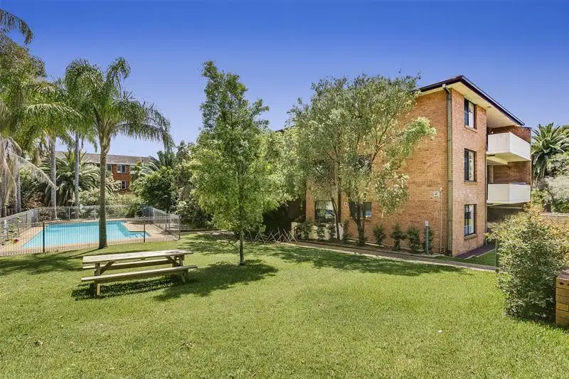 Main view of Homely unit listing, 2/84-88 Pacific Parade, Dee Why NSW 2099