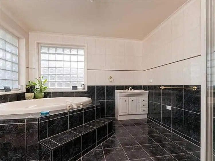 Seventh view of Homely house listing, 4 Winged Foot Court, Sunbury VIC 3429