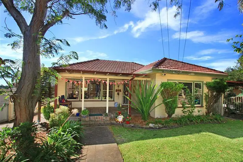 Main view of Homely house listing, 3 Chislehurst Avenue, Figtree NSW 2525