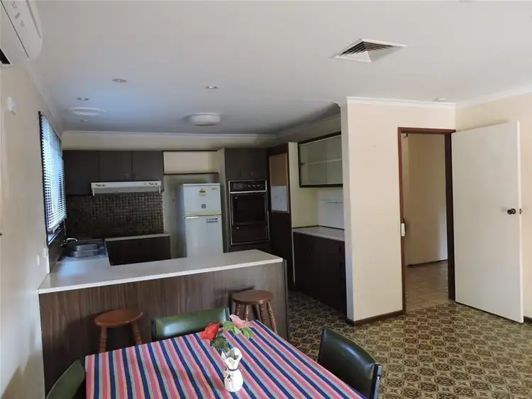 Seventh view of Homely house listing, 19 Sutherland Court, Endeavour Hills VIC 3802