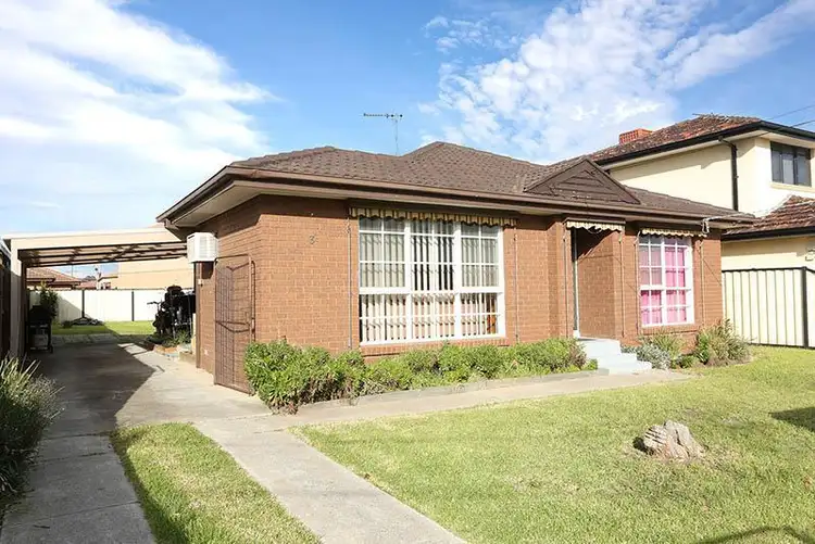 Second view of Homely house listing, 3 Jeffrey Close, St Albans VIC 3021