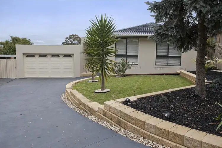 Second view of Homely house listing, 3 Hanover Court, Endeavour Hills VIC 3802