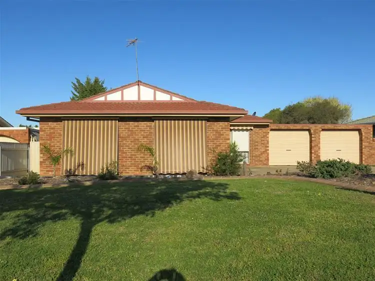 96 Undurra Drive, Glenfield Park NSW 2650
