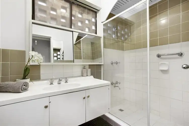 Third view of Homely unit listing, 2/11 Robinson Road, Hawthorn VIC 3122