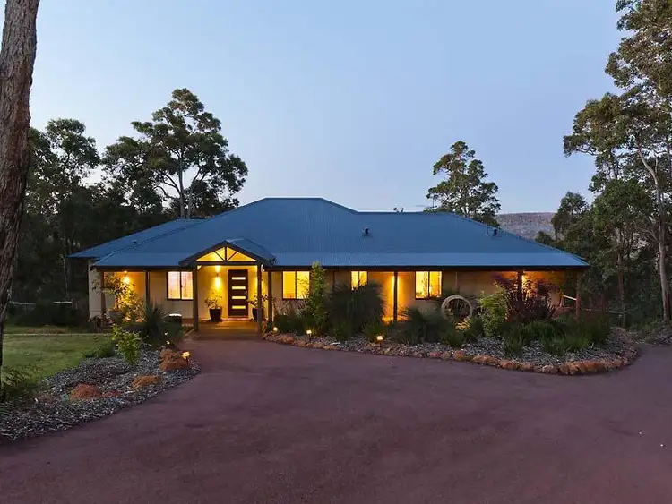 18 Mount Dale View, Roleystone WA 6111
