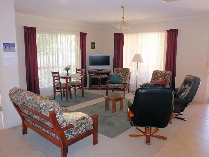 Fifth view of Homely townhouse listing, 2/113 Walnut Avenue, Mildura VIC 3500
