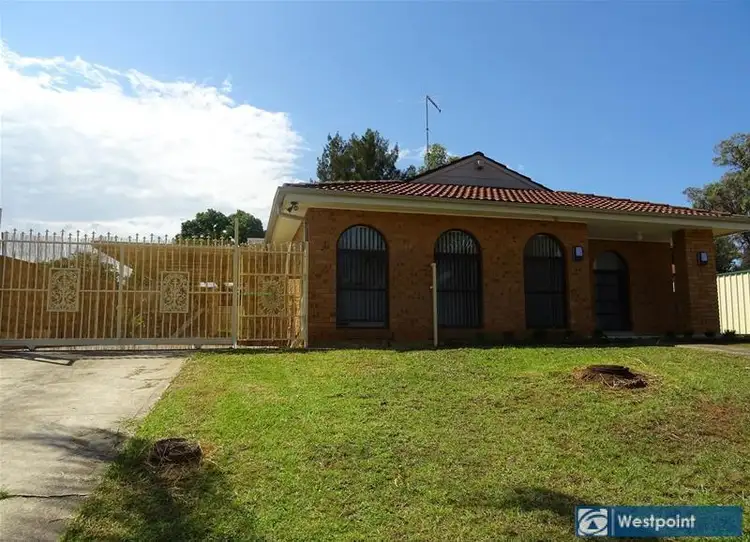 4 Cordelia Street, Rosemeadow NSW 2560