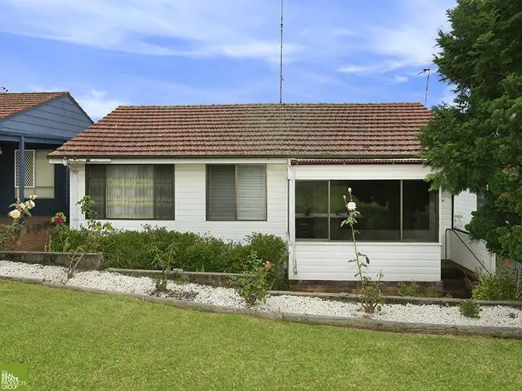 40 Beatus Street, Unanderra NSW 2526