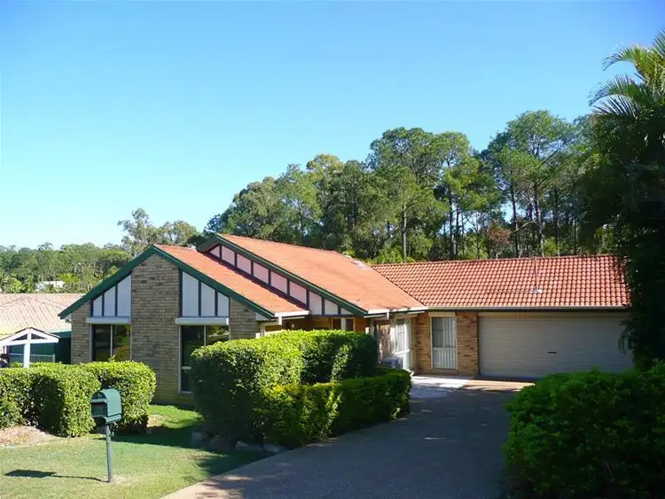 18 Enderbury Crescent, Pacific Pines QLD 4211