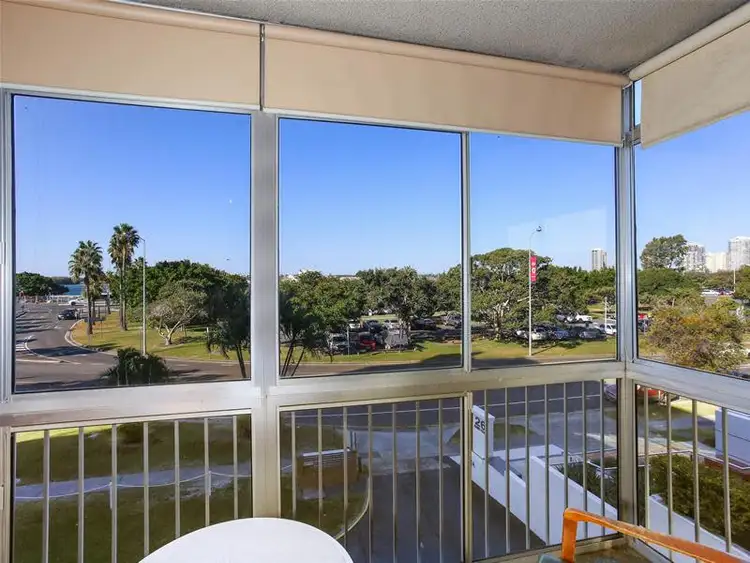 3/28 Marine Parade, Southport QLD 4215