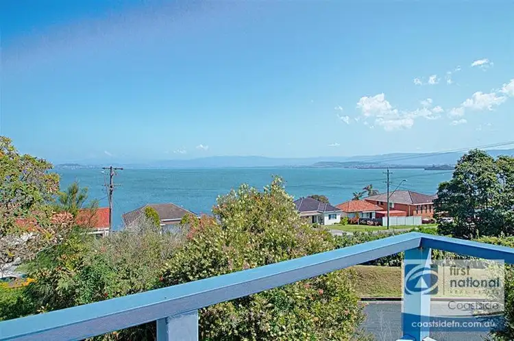 55 Buena Vista Avenue, Lake Heights NSW 2502