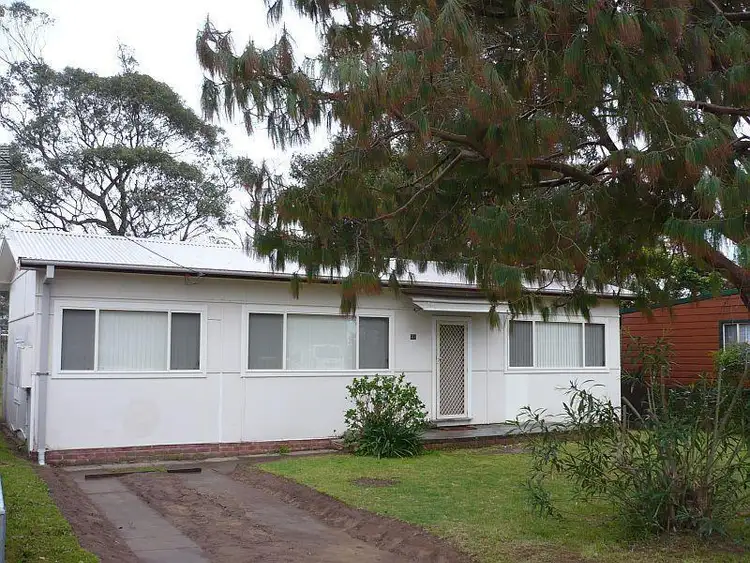 83 River Road, Shoalhaven Heads NSW 2535