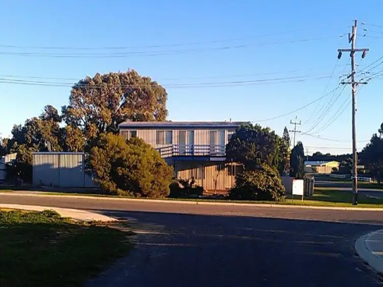 17 McGilp Street, Green Head WA 6514
