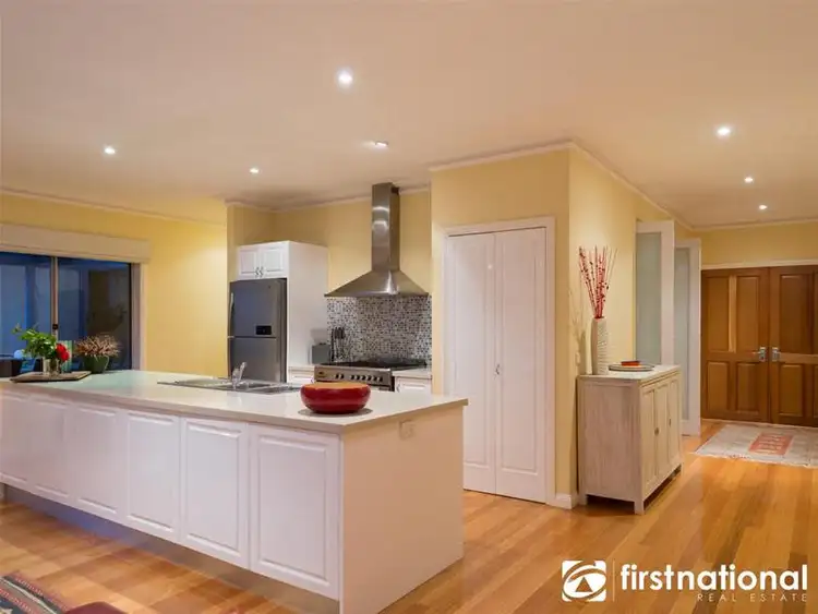 9 Nightingale Crescent, Berwick VIC 3806