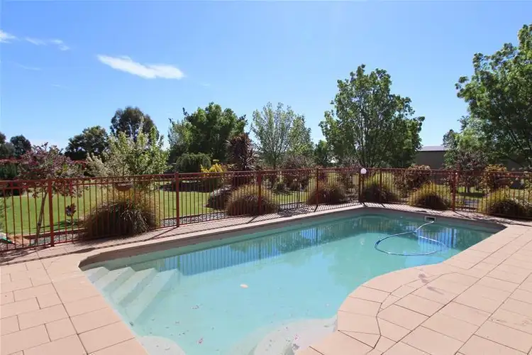 Second view of Homely house listing, 5 Hovea Place, Wagga Wagga NSW 2650