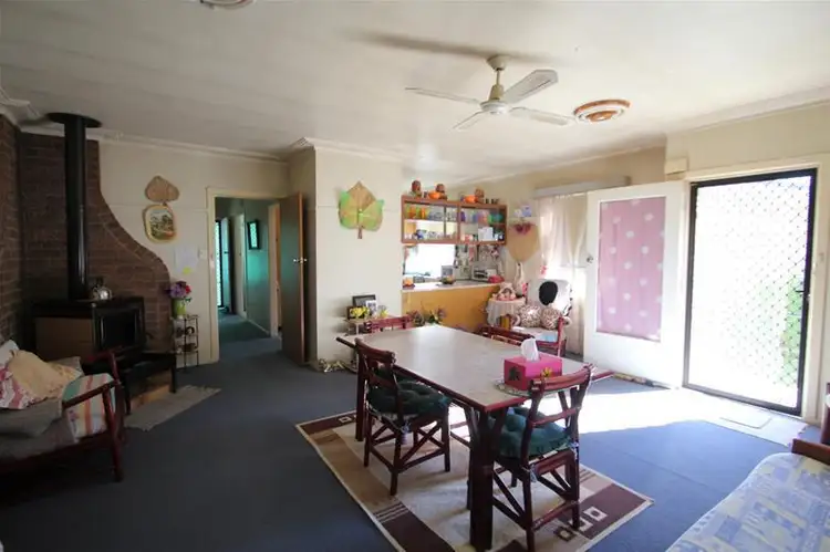 122 Logan Street, Tenterfield NSW 2372