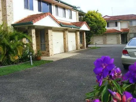 2/106 Pohlman Street, Southport QLD 4215