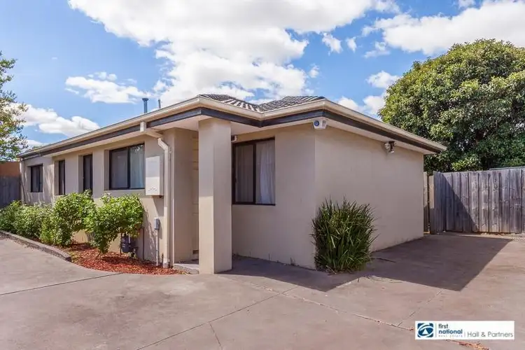 2/18 Hughes Crescent, Dandenong North VIC 3175