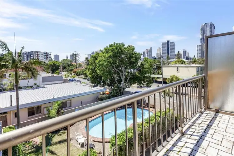 8 Weemala Street, Chevron Island QLD 4217