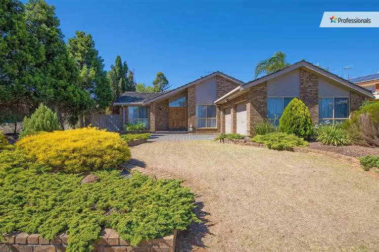 19 Hilton Way, Melton West VIC 3337