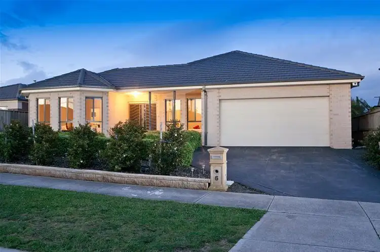 6 Castawellan Street, Lyndhurst VIC 3975
