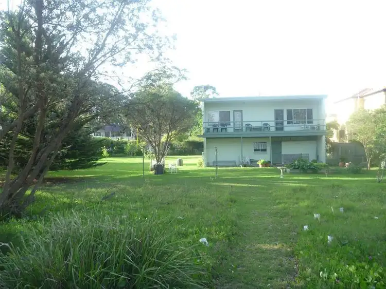 10 Myamba Parade, Surfside NSW 2536