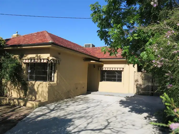 31 Macleay Street, Turvey Park NSW 2650