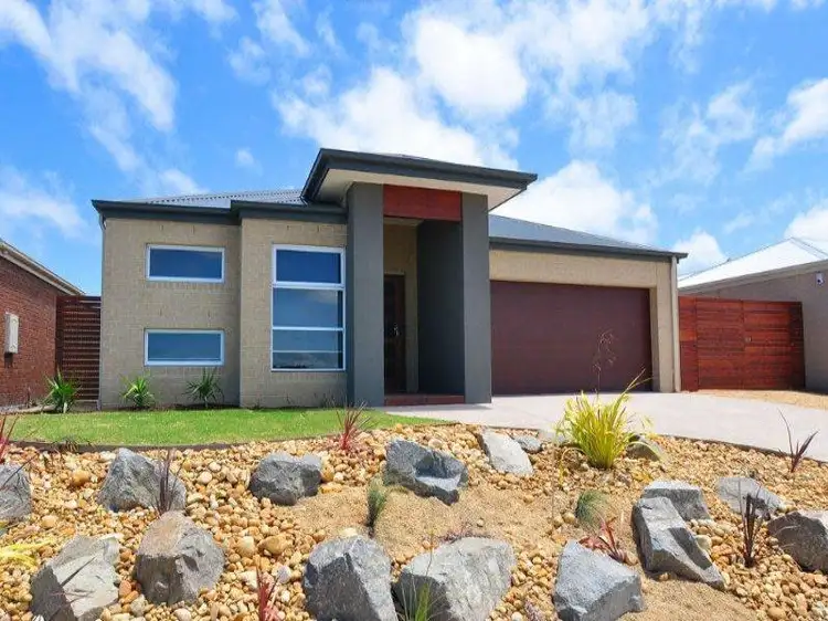 19 Queenscliff Drive, Inverloch VIC 3996