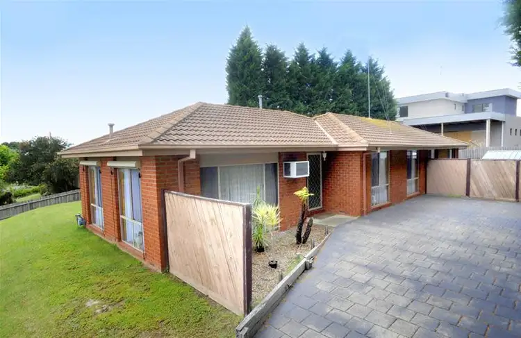 8 Viewbay Drive, Leopold VIC 3224
