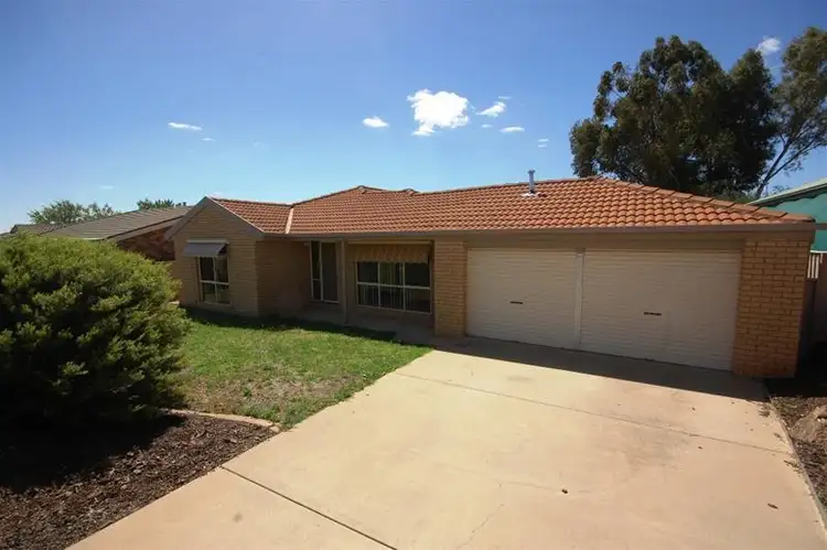 3 Kirrang Avenue, Glenfield Park NSW 2650