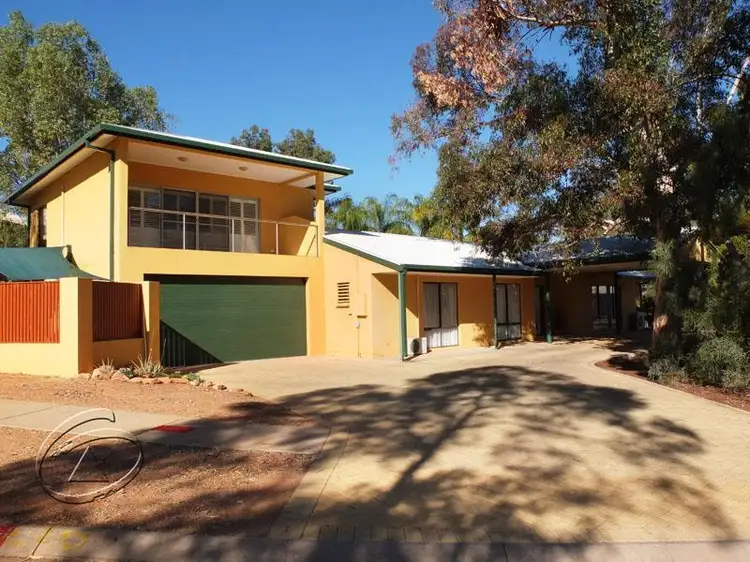 6 Lakes Court, Desert Springs NT 870
