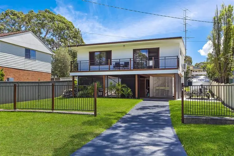 16 Moonah Place, Gwandalan NSW 2259