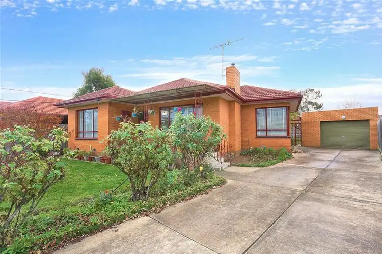 4 Occold Court, St Albans VIC 3021