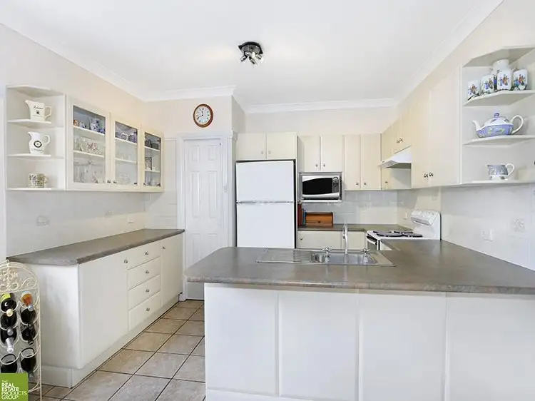 Fifth view of Homely house listing, 2 Gloria Crescent, Lake Heights NSW 2502