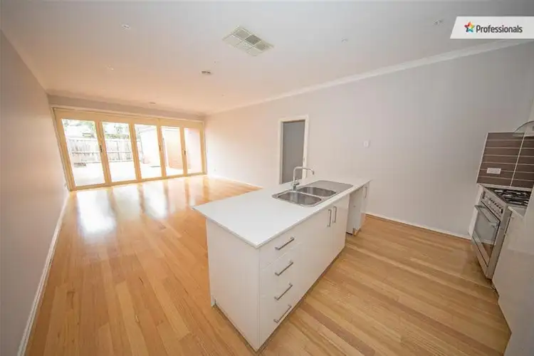 Second view of Homely house listing, 33 Walhalla Drive, Eynesbury VIC 3338