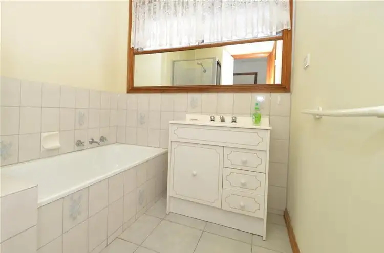 Fourth view of Homely unit listing, 2/23 Schmitt Court, Whittington VIC 3219