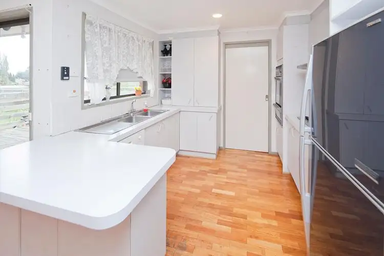 Sixth view of Homely house listing, 2 Redleap Court, Endeavour Hills VIC 3802