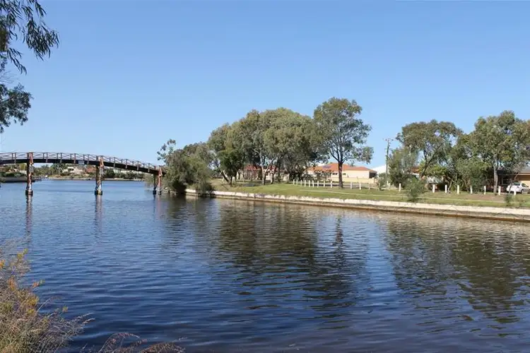 88 Banksia Terrace, South Yunderup WA 6208