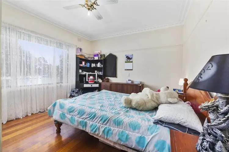 Fifth view of Homely house listing, 1 / 40 Walkers Road, Lara VIC 3212