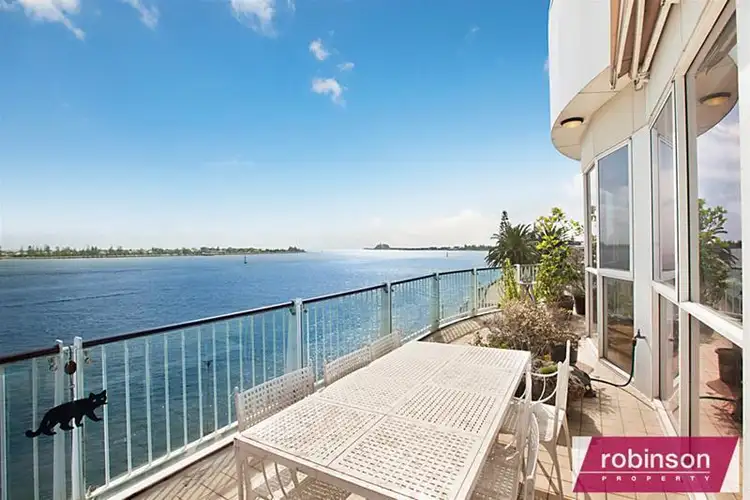 10/304 Wharf Road, Newcastle NSW 2300
